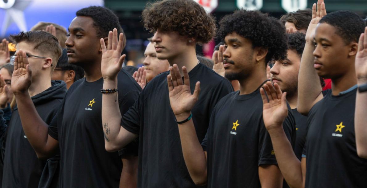 Army recruits taking oath