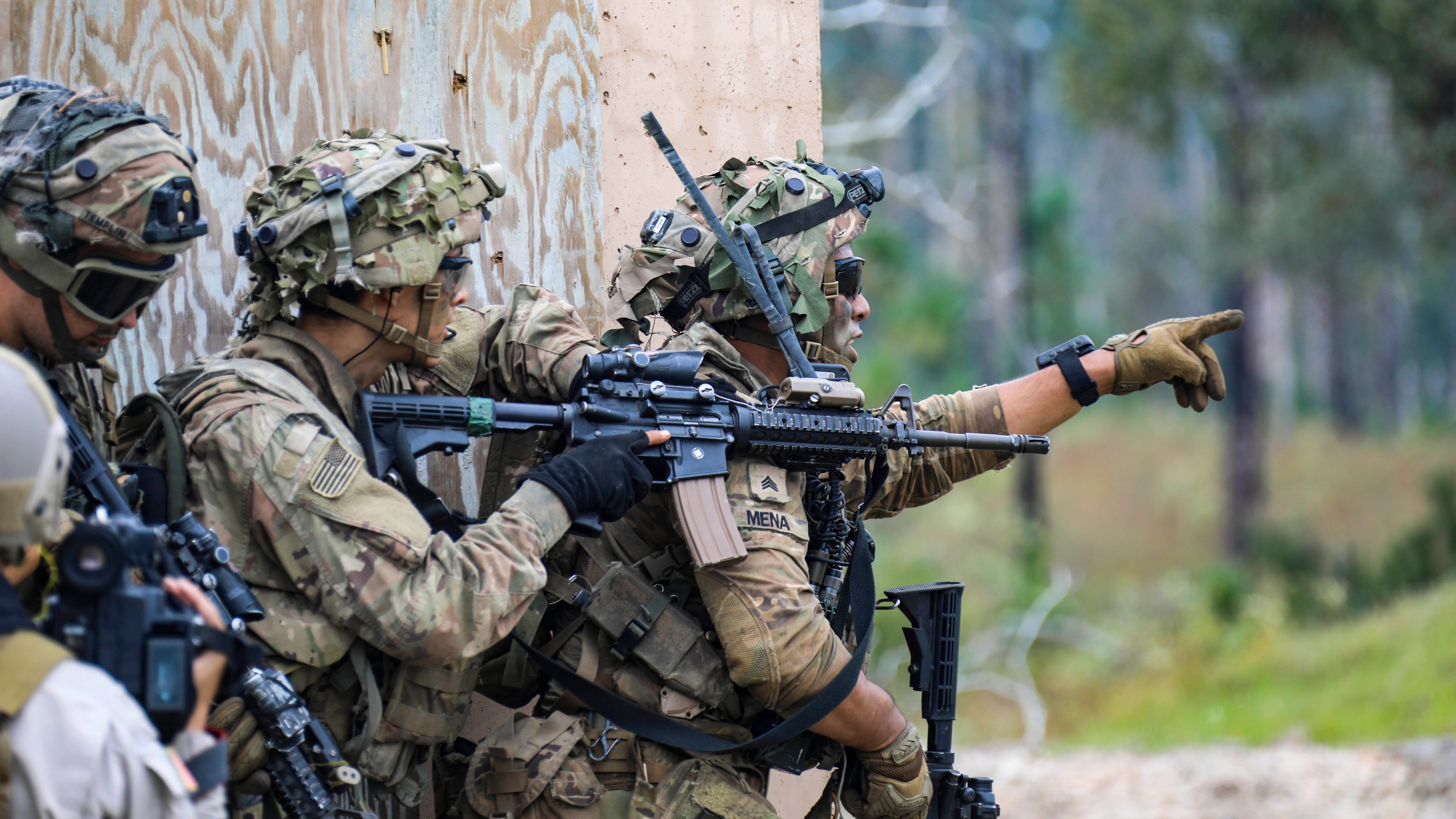 Soldiers in live-fire training