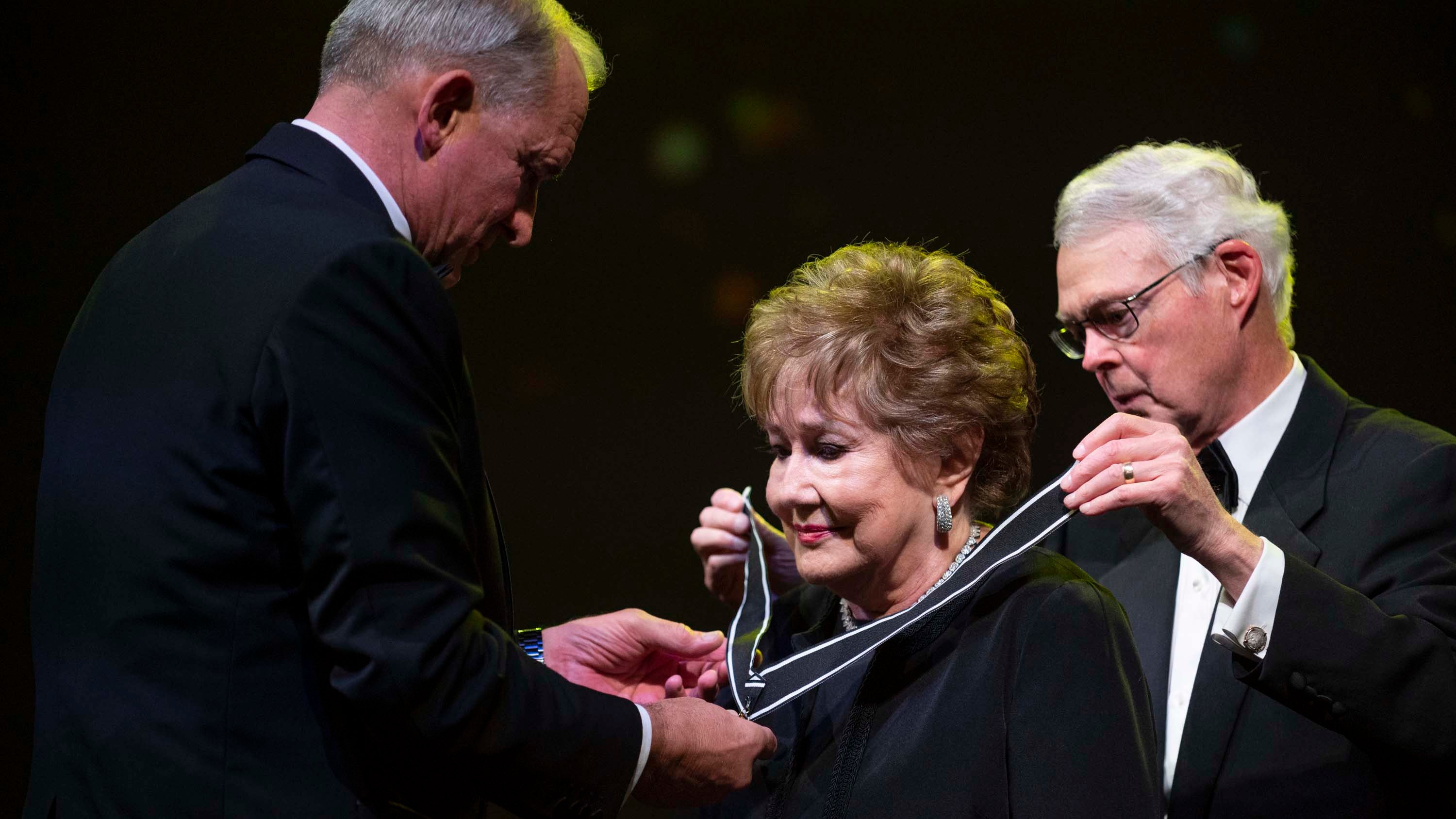 Former Sen. Elizabeth Dole receives the Marshall Medal.