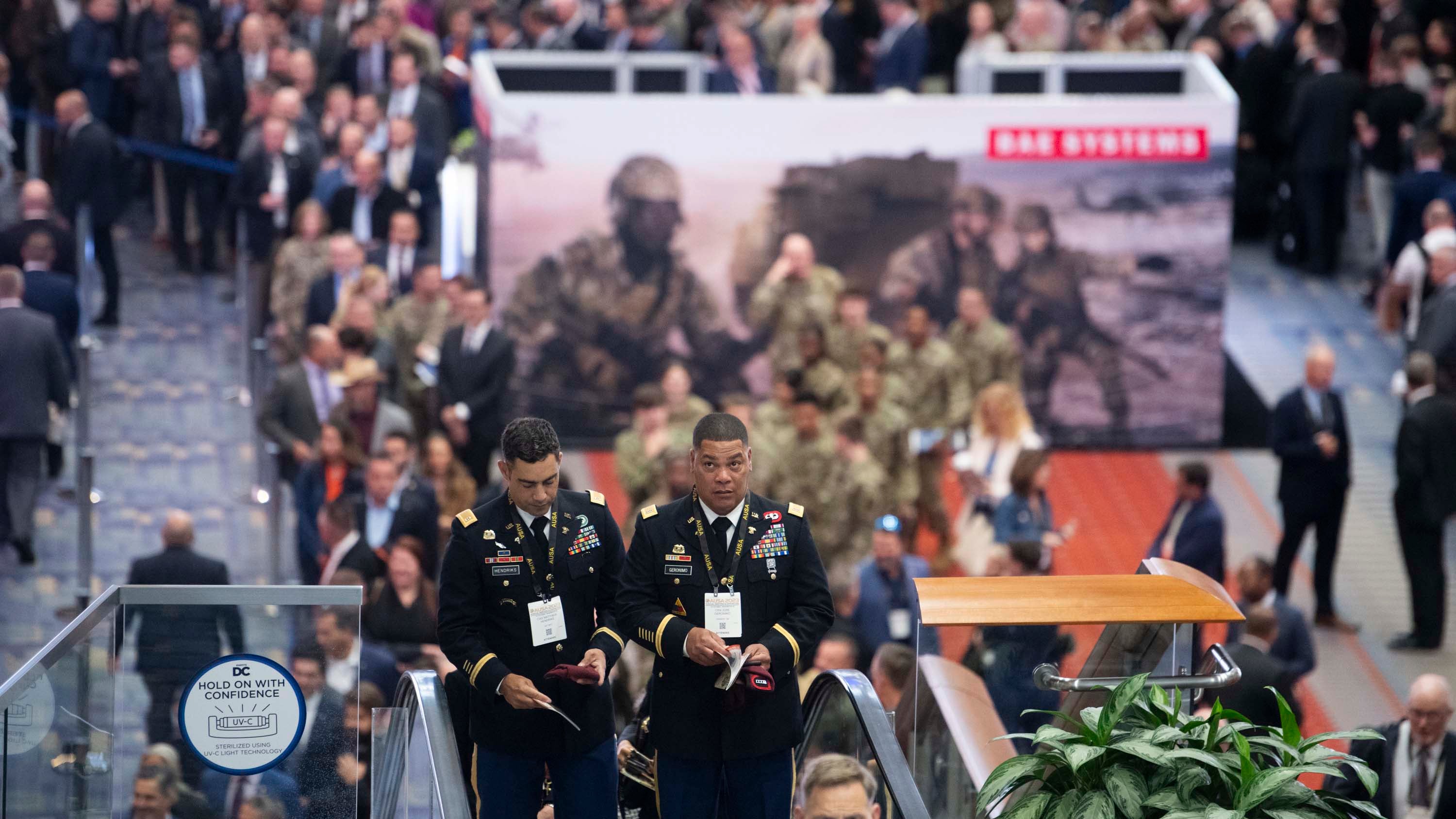 Attendees arrive at the AUSA 2023 Annual Meeting.