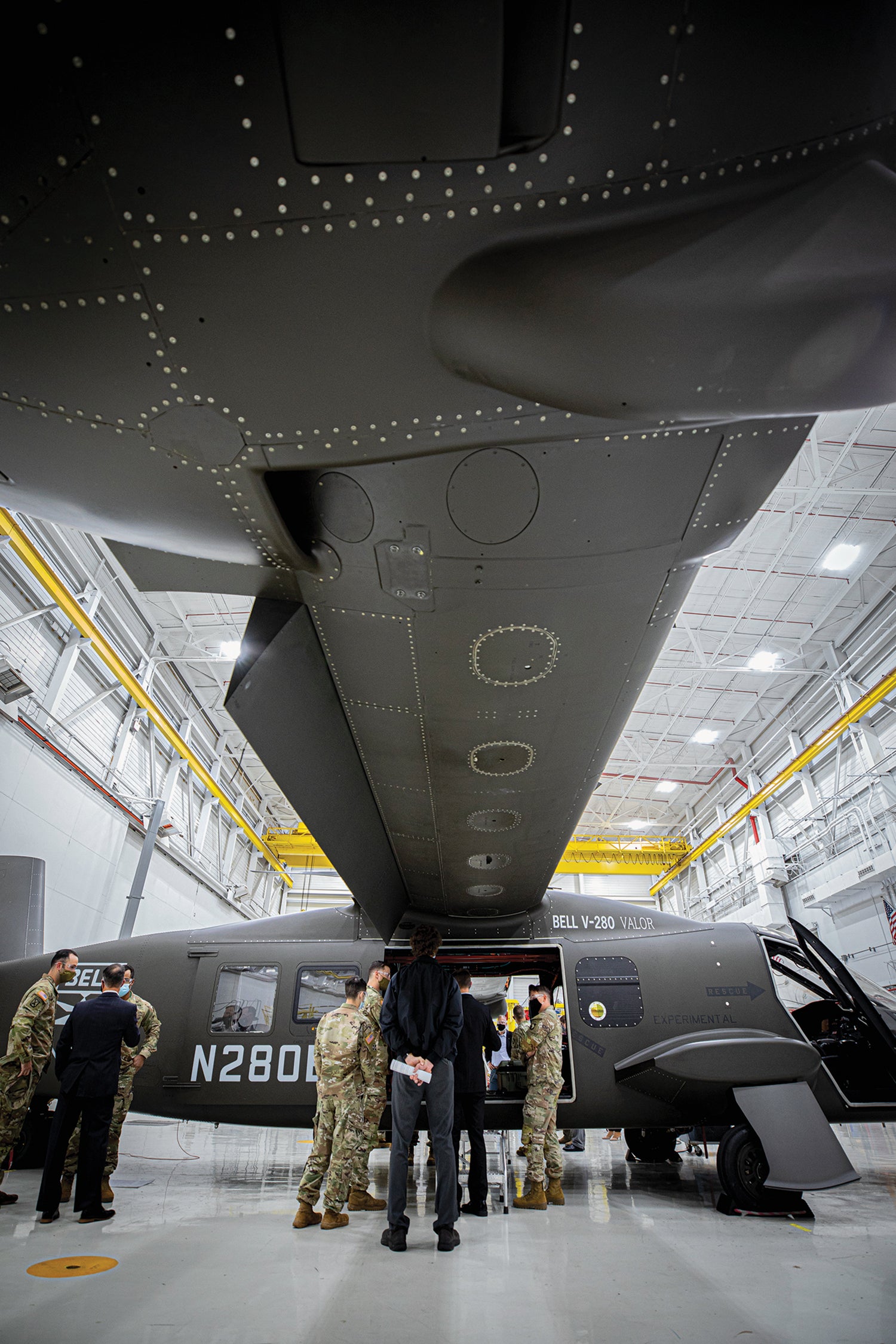 Soldiers examine and provide feedback on the Bell V-280 Valor aircraft, the other competitor, during a soldier touch point in Arlington, Texas. (Credit: U.S. Army /Luke Allen)