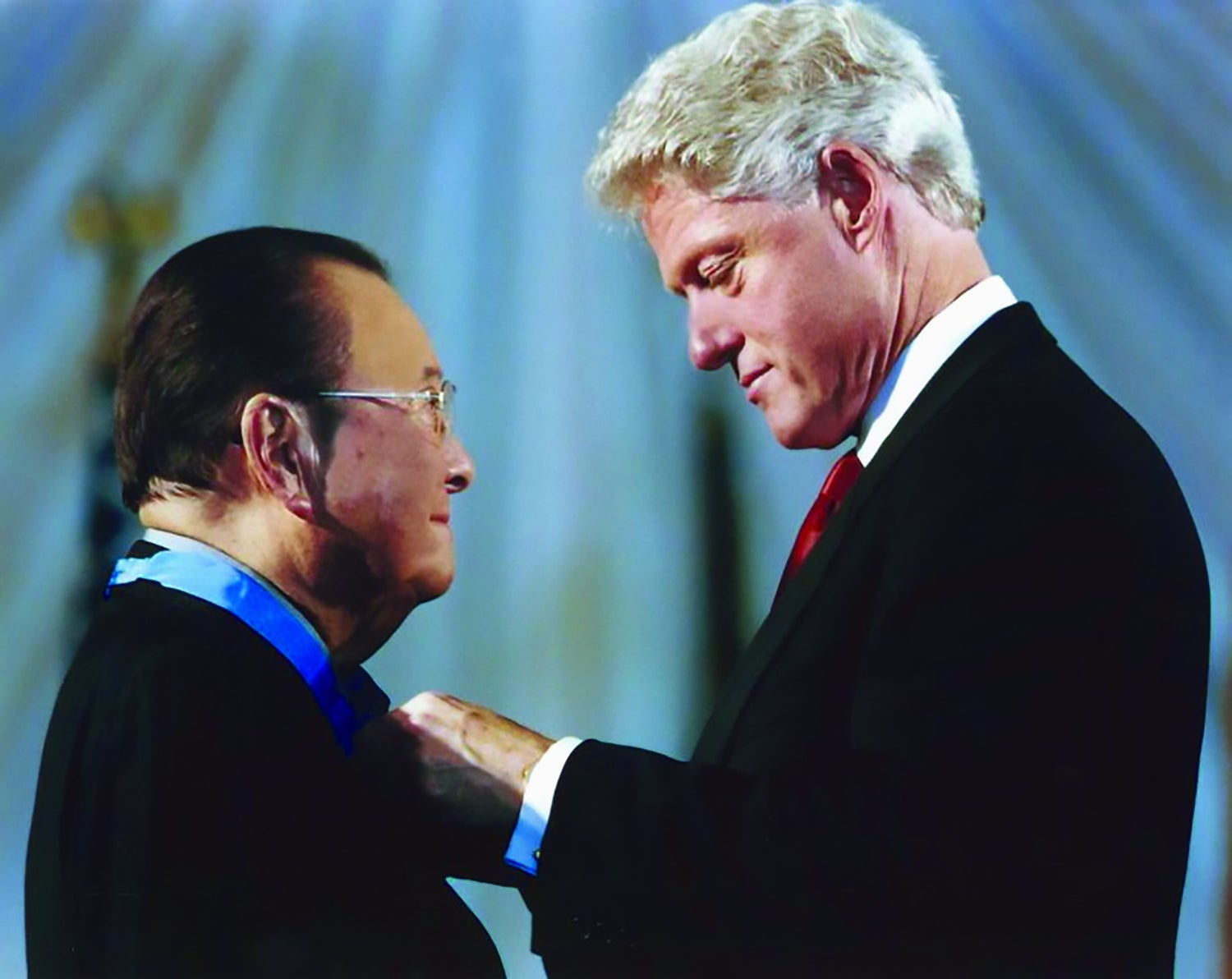 On June 21, 2000, Inouye, left, by then a U.S. senator, received the Medal of Honor from President Bill Clinton. (Credit: Wikipedia)