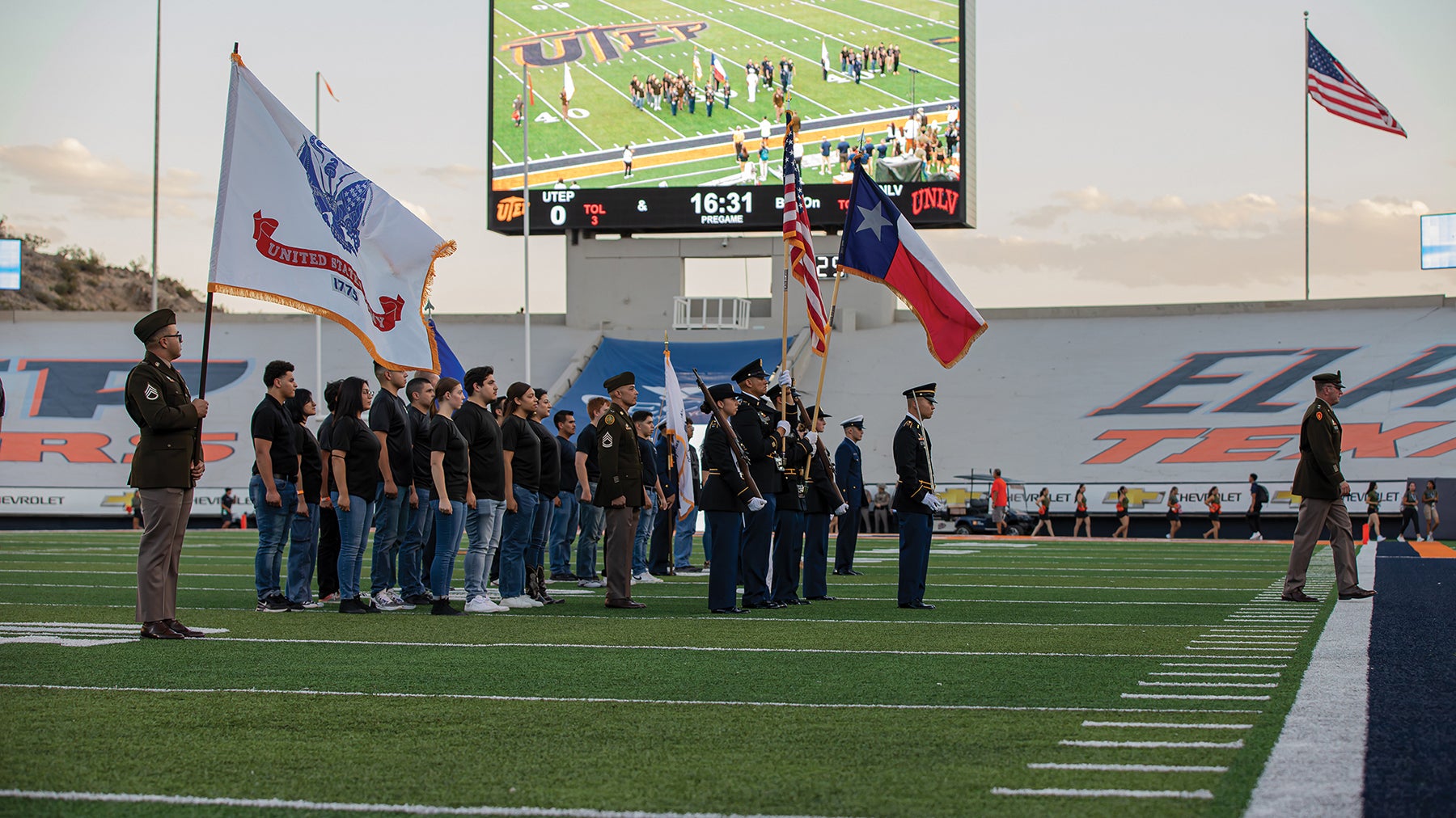 Military recruits take the oath of enlistment at Sun Bowl Stadium at the University of Texas at El Paso. (Credit: U.S. Army/Spc. David Poleski)