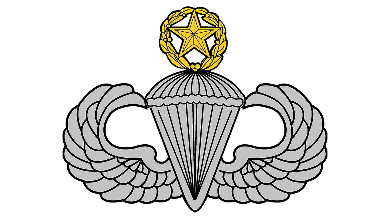 This design for the Centurion Parachutist Badge is modeled after the Master Parachutist Badge, but the star and wreath on top are in gold. (Credit: Sgt. 1st Class Nathan Plohocky)